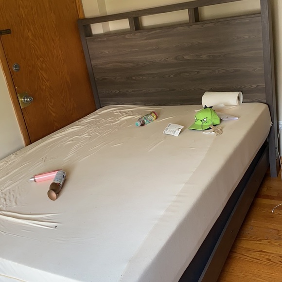 It’s a Queen bedroom set. It’s a brownish gray. - Picture 2 of 3